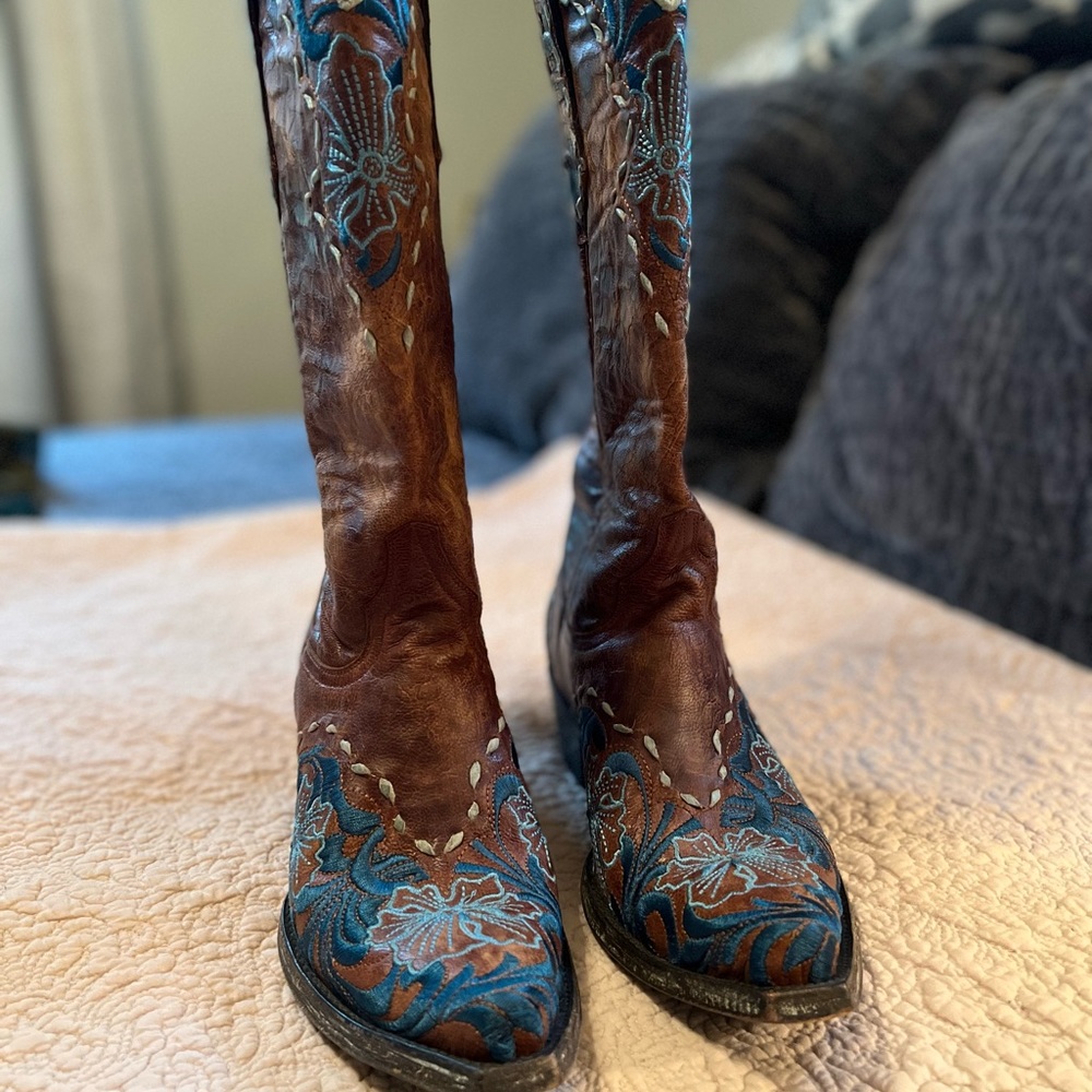 Old Gringo brown and teal boots.